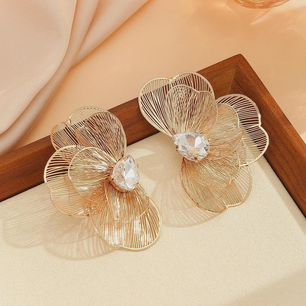 Серьги-бабочки в европейском и американском стиле с многослойным стеклянным бриллиантом