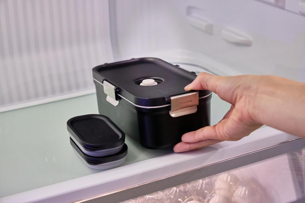 ZWILLING Fresh Save Vacuum Lunch with Cutlery and Sauce Airtight Storage Container Japanese Fresh Save & Box, Black, Container, [Official Retailer]