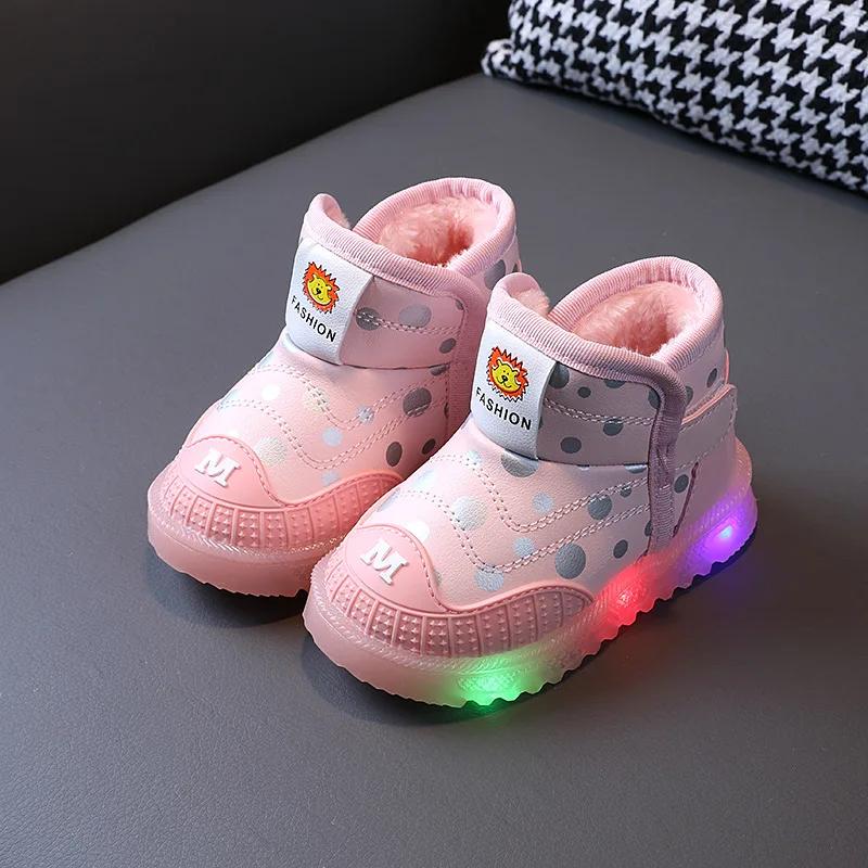 Children Shoes Designer Soft Sole Light Up Snow Boots Warm Cotton Plush Winter Cotton Inserts Boots Antiskid Girl Sneakers Botas