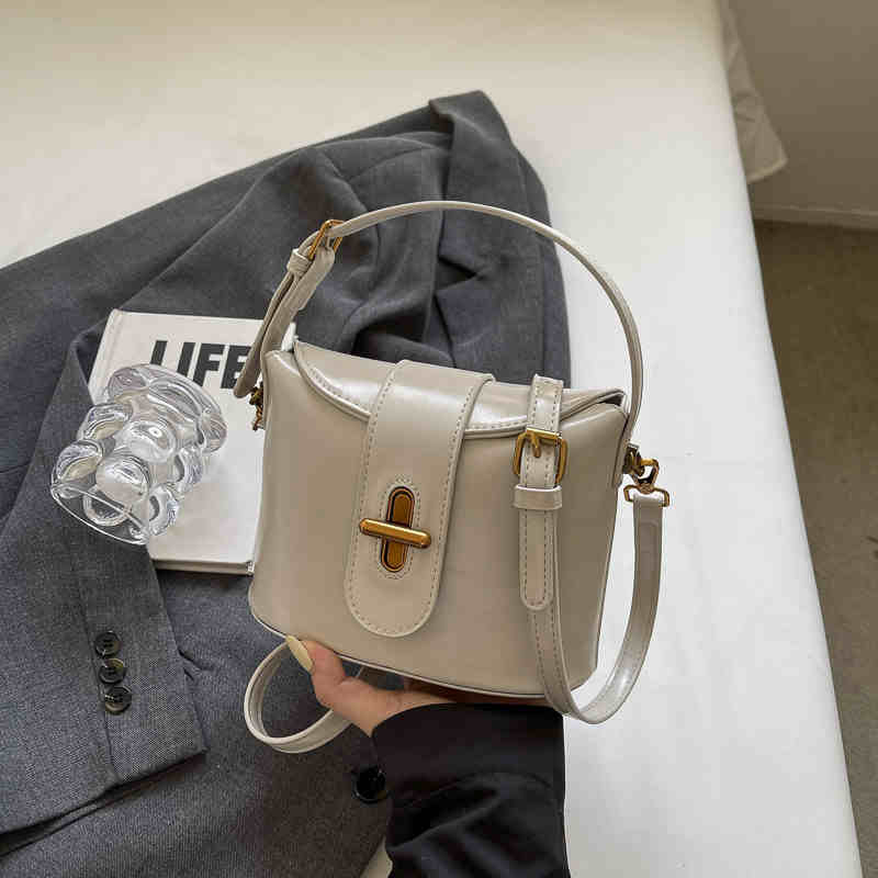 Женские сумки через плечо из искусственной кожи, осенне-зимние, текстурированные, однотонные, с клапаном, маленькие сумки, женская модная сумка через плечо