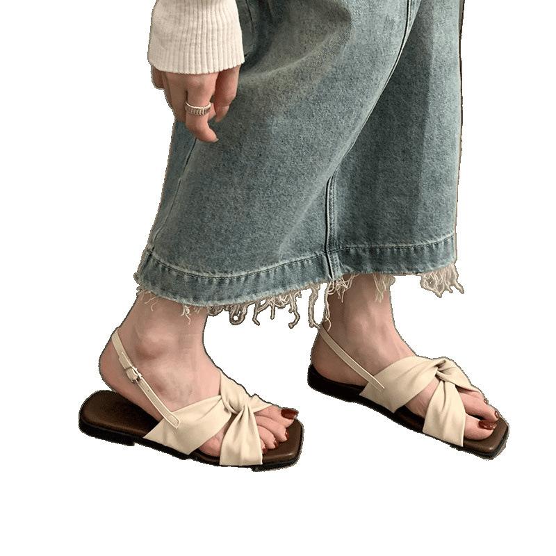 Сандалии на плоской подошве женские летние новые универсальные французские красивые сказочные с юбкой для путешествий на море римские туфли