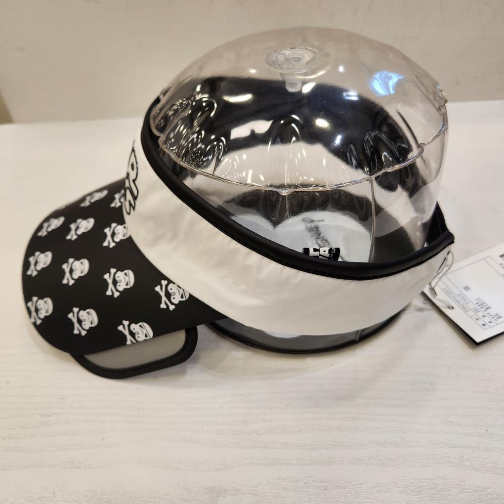 A functional men's sun cap with a stylish UV protection brim featuring a golf logo.