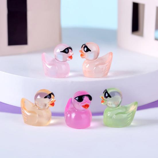 100Pcs Mini Sunglasses Duck Figurine Luminous Miniature Cartoon Duck Ornament DIY Microlandscape Fairy Garden Animal Resin Statue Decoration