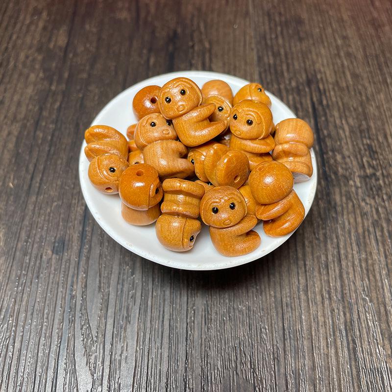 Xinshan Carved Sandalwood Beads and Phone Pendant Accessories