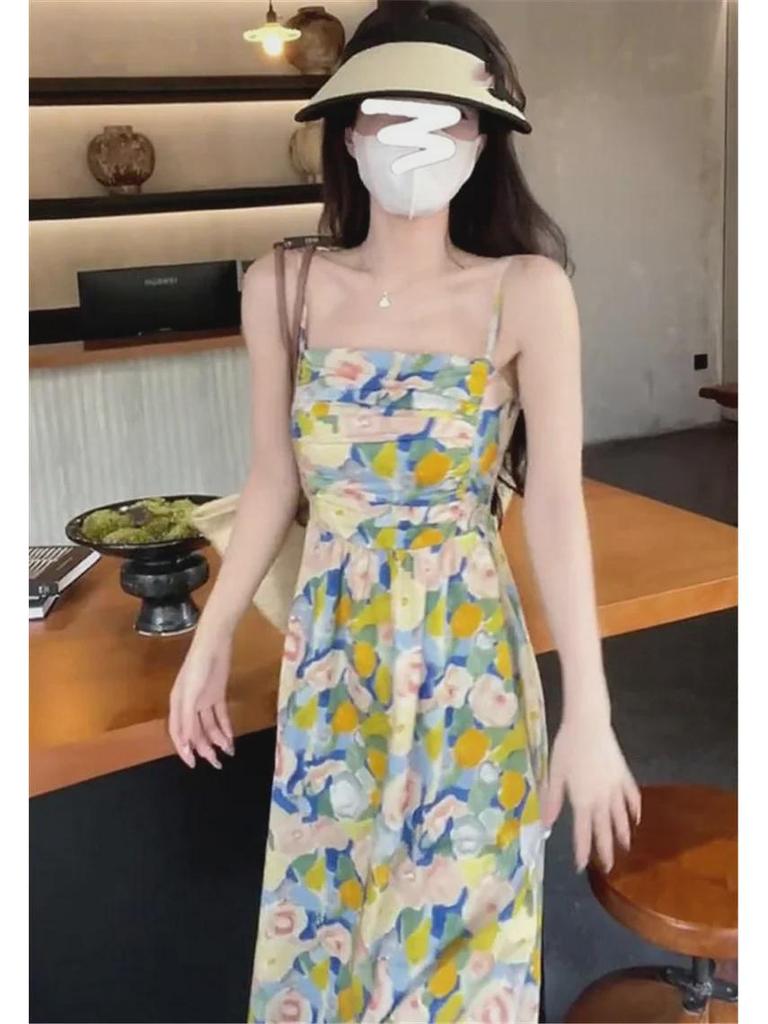 Женское облегающее платье с цветочным принтом на подтяжках - лето 2024 г.