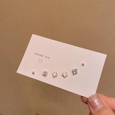 Комплект серег-игл «Четырехлистный клевер» из серебра 925 пробы: Компактные серьги-гвоздики с несколькими отверстиями для ушей и косточками для женщин.