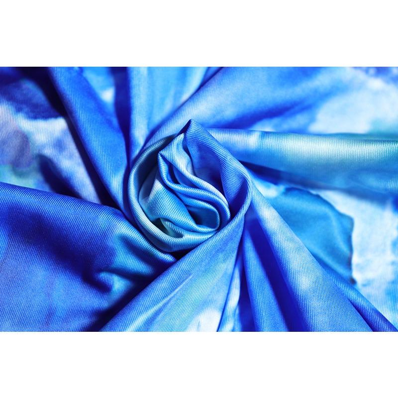 Женская мода комплект с юбкой-халтером и принтом на груди