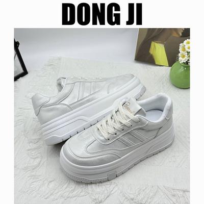 Европейские маленькие белые туфли женские кожаные толстые подошвы показывают тело новые популярные универсальные увеличивающие рост маленькие спортивные туфли для кексов