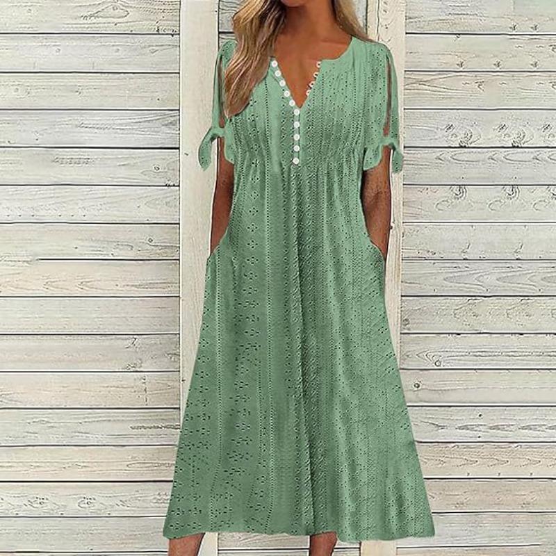 Женское однобортное перфорированное платье с V-образным вырезом