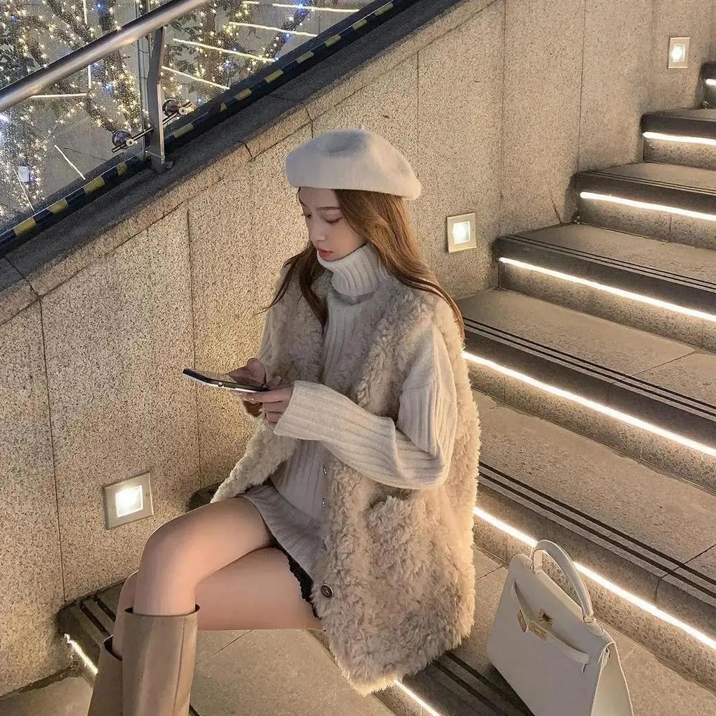 Lamb Fur Vest Coat Women Sleeveless Tops All-match Waistcoat Autumn Winter V-Neck Button Warm Lamb Hair Sleeveless Jacket