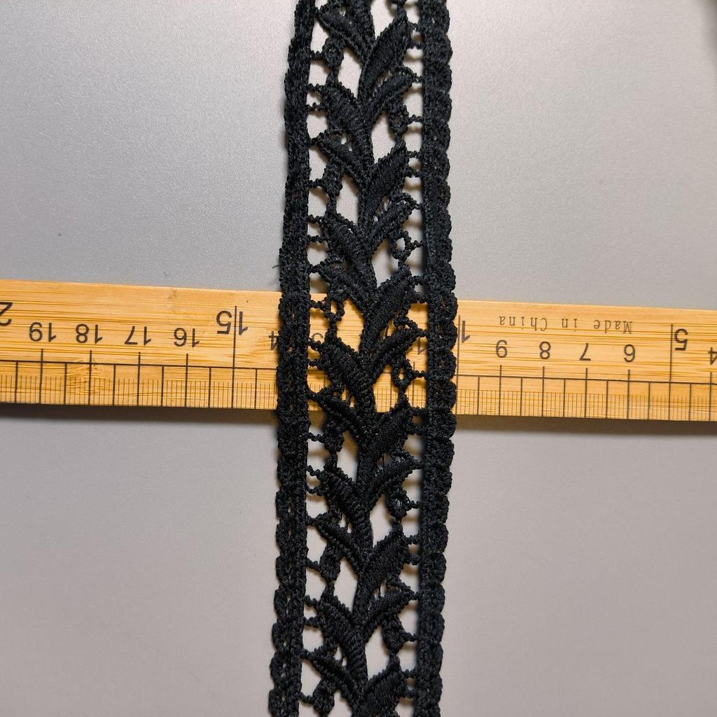 Аксессуар для головного убора из кружева молочного шелка с волнистым узором