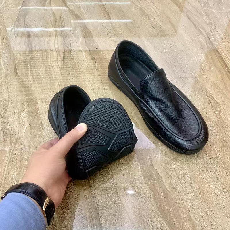 Модные новые мужские кожаные лоферы слипоны для вождения, удобная мягкая подошва, повседневная обувь, нескользящая легкая гибкая подошва для мужчин