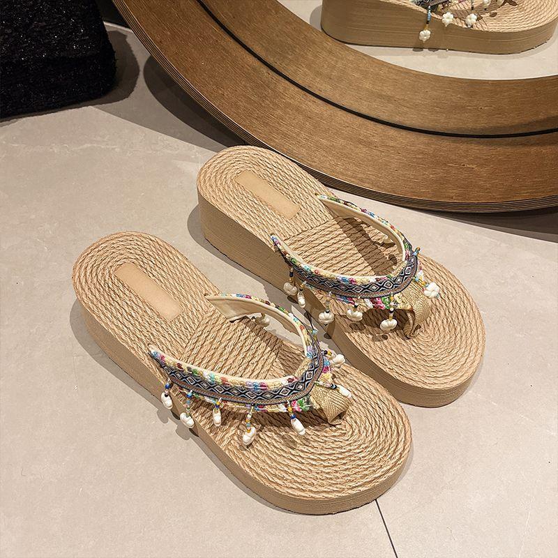 Новые женские пляжные шлепанцы женские летние модные для улицы толстая подошва танкетка шлепанцы приморские на высоком каблуке крутые шлепанцы