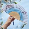 Складной вентилятор Элегантный ручной вентилятор с цветочным узором и подвеской с кисточкой Легкий портативный вентилятор для производительности