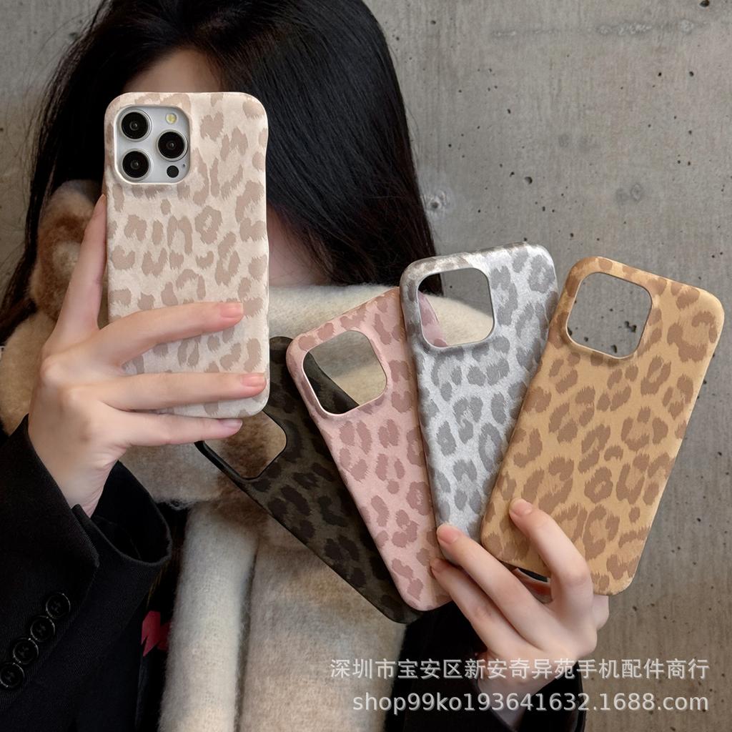Европейский и американский леопардовый принт подходит для защитного чехла iPhone17ProMax, который специально разработан для легкого роскошного мобильного телефона Apple 16