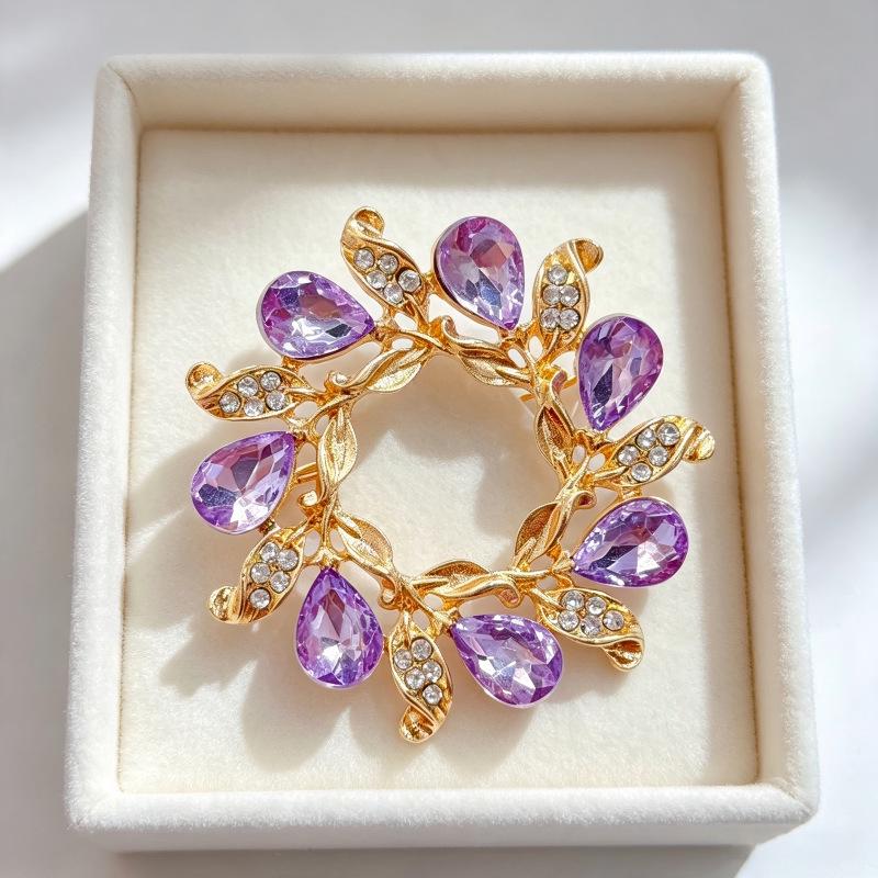 Брошь-цветок со стразами в корейском стиле для женщин: Элегантная цветочная брошь с инкрустацией бриллиантами, идеально подходит для банкетов и бутоньерок.