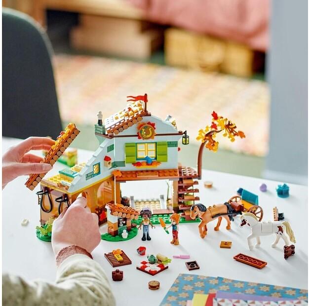 LEGO Friends 41745 Осенняя конюшня