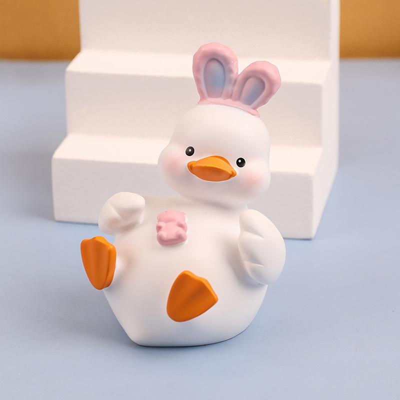 Cute MOMO Duck Resin Decoration Little Yellow Duck Cartoon Gift Creative Home Decoration Car Decoration, Desktop Decoration Small Gift