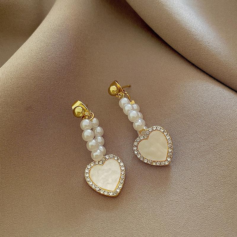 Увеличенные круглые серьги: Уникальный европейский и американский металл, блестящая мода высокого класса для женщин.