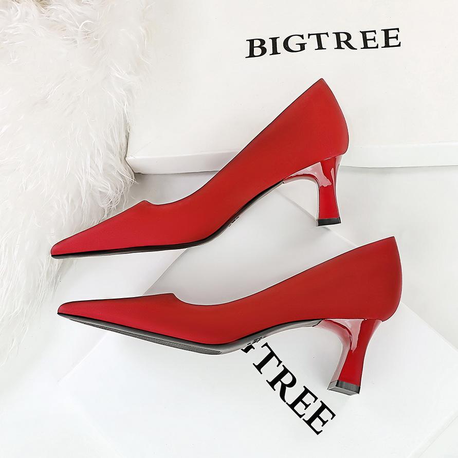 Women's Fashion High Heels Thick Heels, Shallow Mouth Square Head Bright Lacquer Leather Commuter Shoes