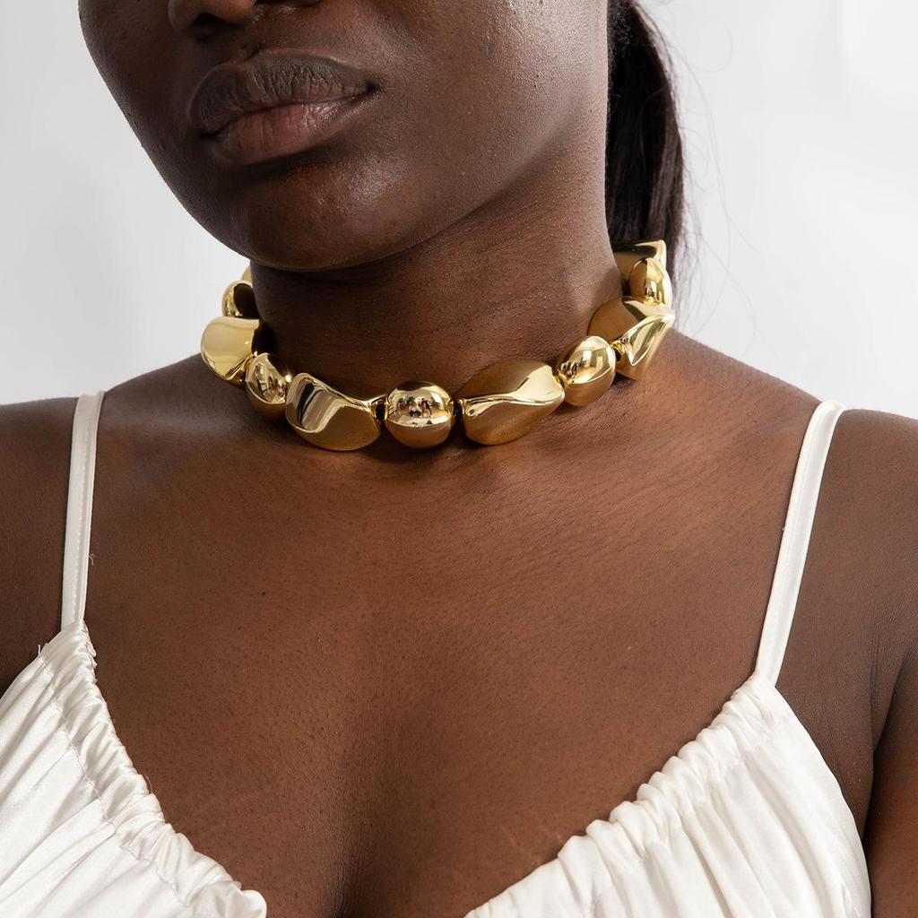 Simple Fashion Golden Elliptic Warping Geometry Choker Necklace Jewelry for Women Girls Daily Wear Party European And American Style