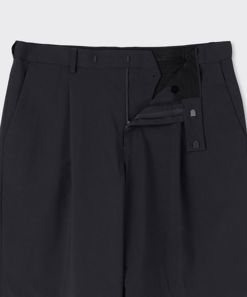 MUSINSA STANDARD [Cooltandard] Hidden Banding Half Slacks [Gunmetal]