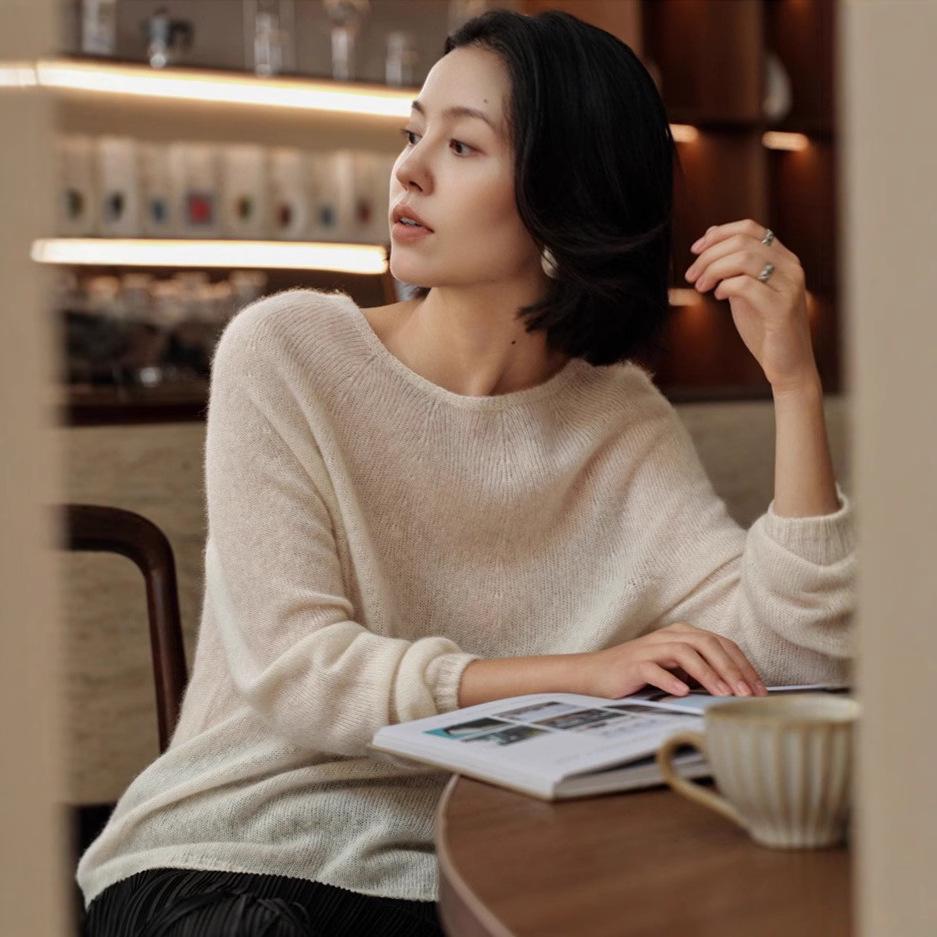 Silk Cashmere Women's Loose Fit Round Neck Sweater - Soft & Fluffy Touch