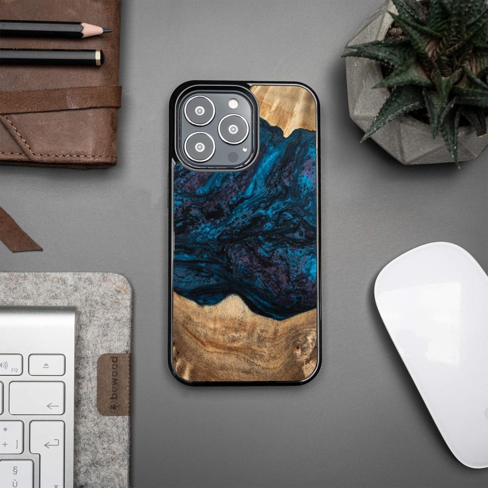 Bewood Unique case for iPhone 13 Pro - Planets - Neptune