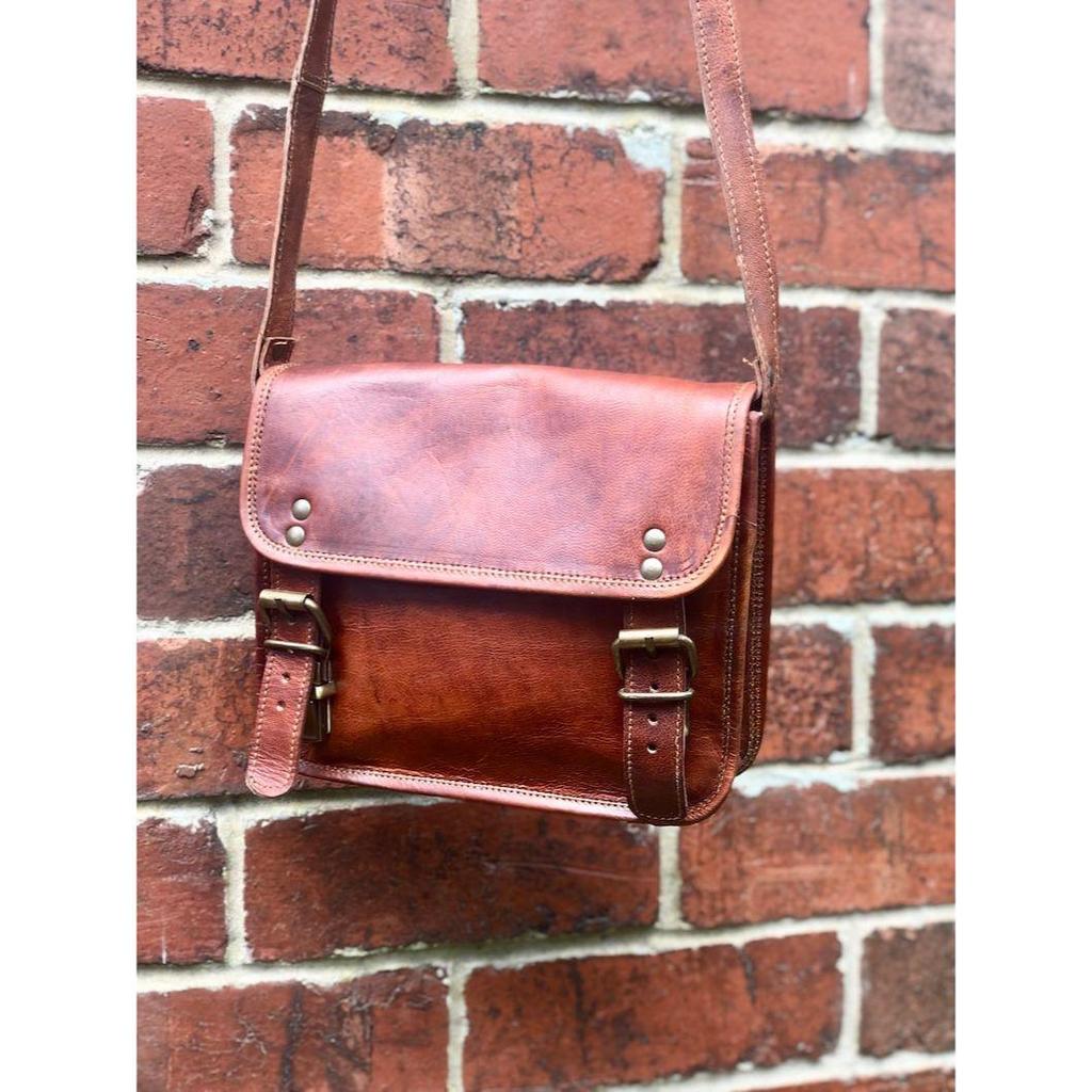 Стильная маленькая коричневая кожаная сумка, кожаная сумка-мессенджер в винтажном стиле, сумка через плечо размером 7 x 9 дюймов, сумка из потертой кожи, сумка Fairtrade.
