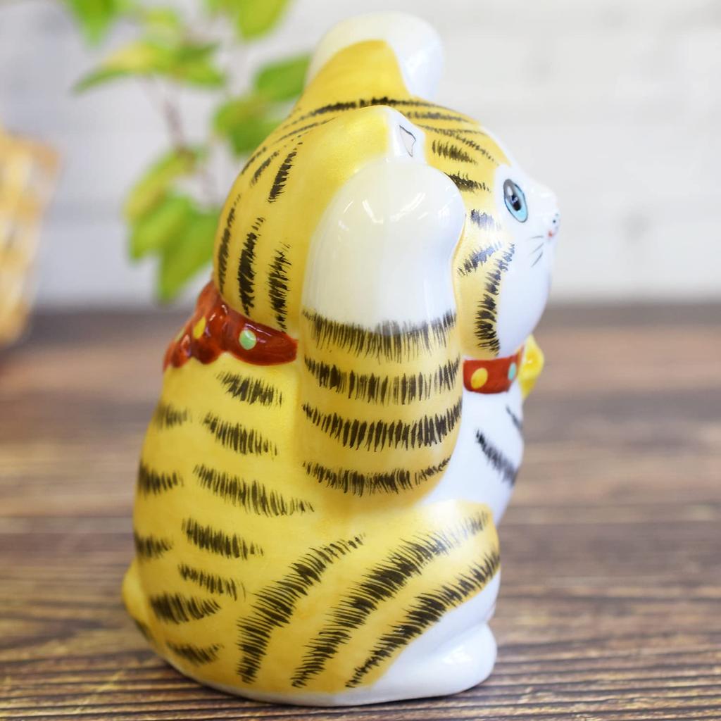 Waza no Kura Stylish Kutani Ware with both hands Feng perfect for grand and birthday Maneki-neko (beckoning cat) raised, gold-decorated, Shui,