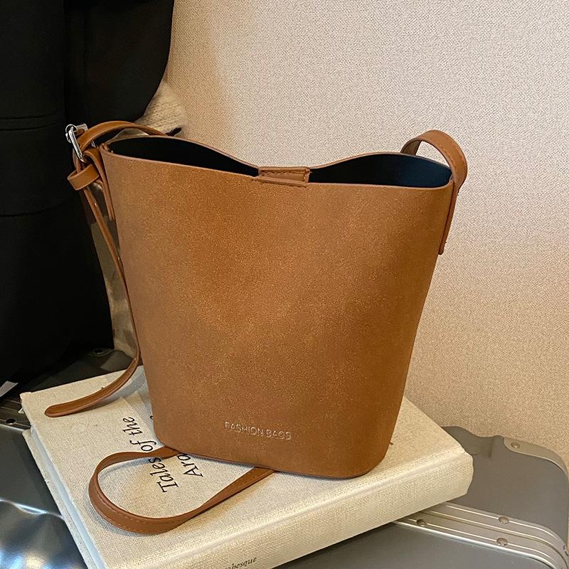 Популярная сумка-ведро для женщин Осень и Зима Новая модная сумка через плечо для женщин Высококлассная нишевая сумка на плечо для женщин