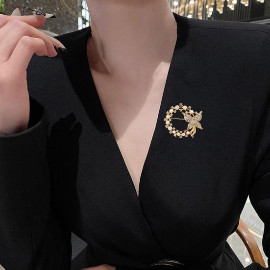 Anti-Exposure Brooch Round Women Shape Brooch with Rhinestones Imitation Pearls Suits Coats Sweaters Pin Commuting Dating