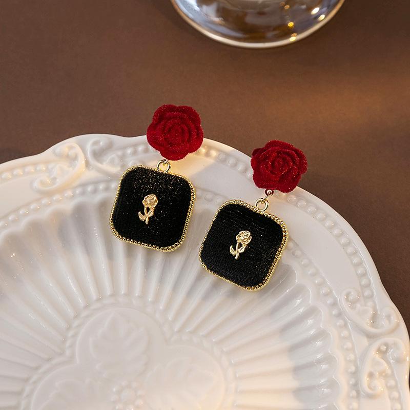French Retro Burgundy Rose Earrings, Autumn And Winter Small Fragrant Velvet Earrings, High-End Earrings For Women