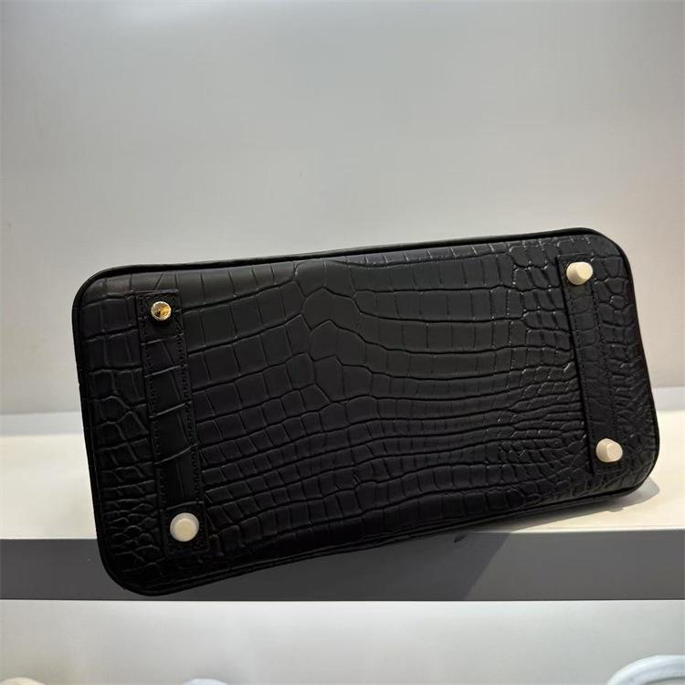 First Layer Cowhide Alligator Pattern Matte Portable Shoulder Messenger Women's Bag Cross-border Premium