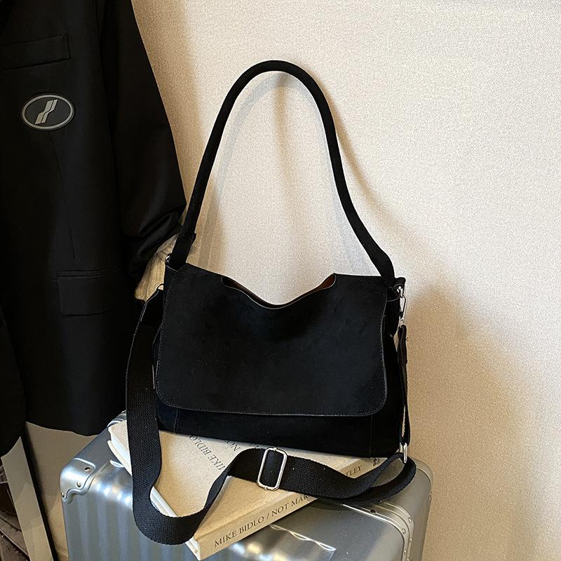 Ретро матовая сумка большой вместимости женская 2025 новая модная дорожная сумка через плечо, сумка-мессенджер для выхода, портативная сумка-тоут