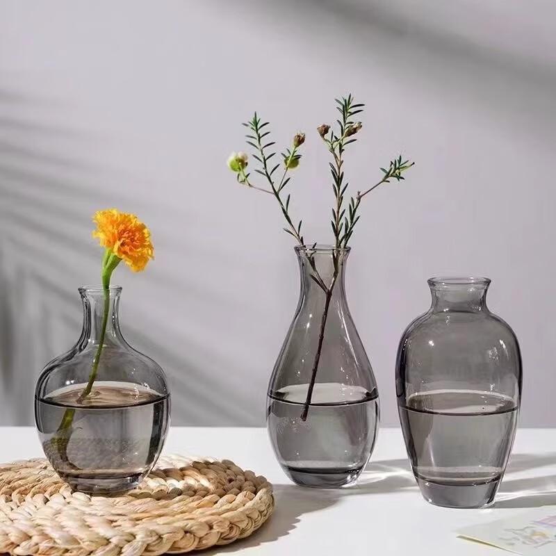 Коллекция элегантных декоративных цветочных ваз
