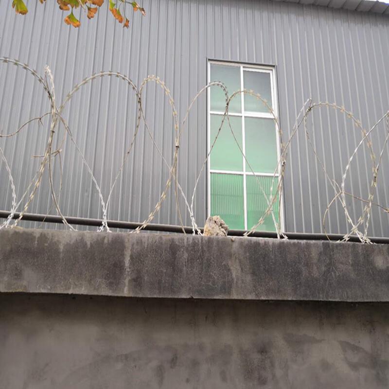 Barbed Wire & Razor Wire Security Fencing