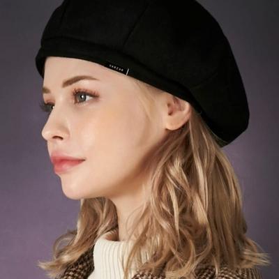 Берет из шерсти с металлическим наконечником, черный