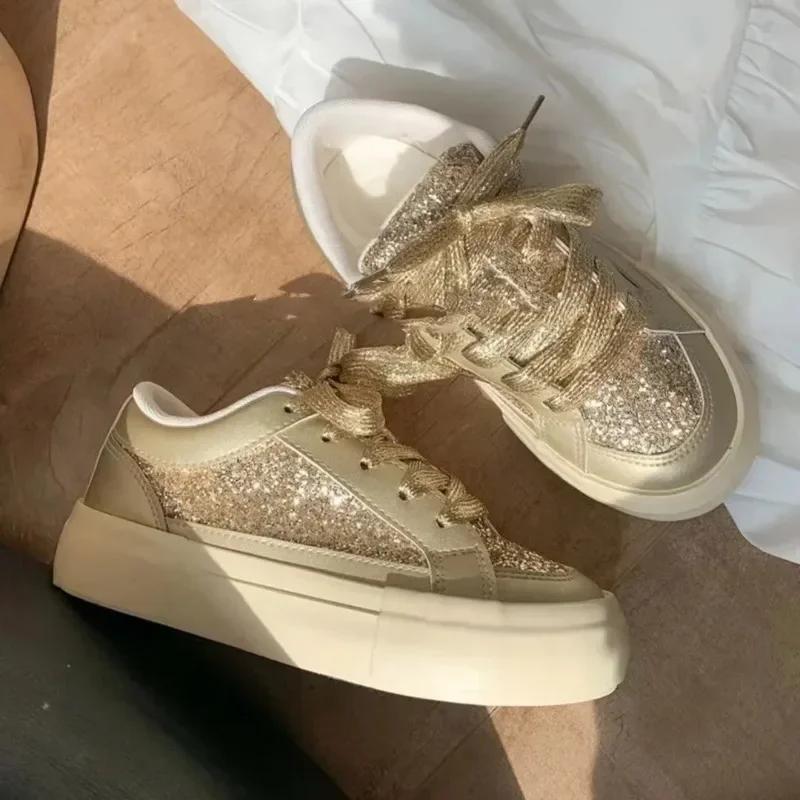 Модные летние женские блестящие низкие кроссовки, новые туфли на шнуровке и платформе для увеличения роста, для женщин, повседневная женская обувь для ходьбы