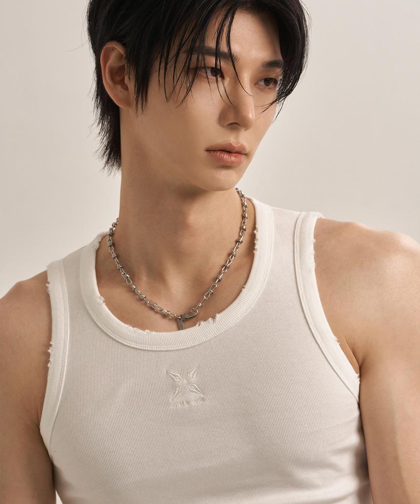 Lanarchive [1185] Цепочка с колючей проволокой