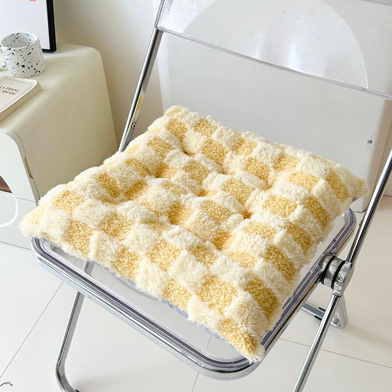 Красивая индивидуальная подушка для стула с девятью отверстиями, утолщенная нескользящая сидячая зимняя плюшевая подушка в клетку, простая подушка