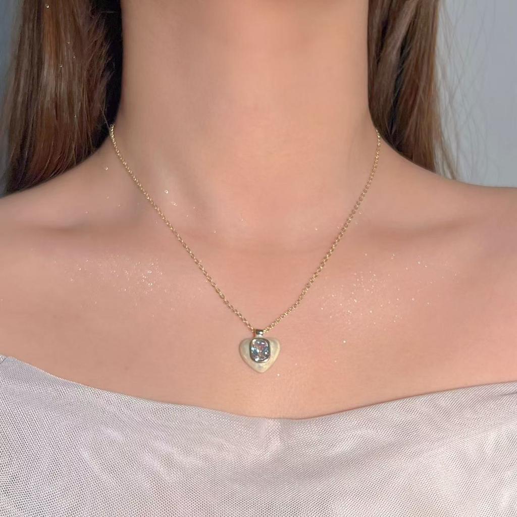 Простой темперамент Золотое колье-бини женское