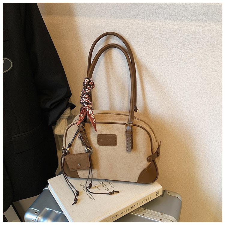 Замшевая сумка женская 2025 новая трендовая осенне-зимняя ретро мода сумка на плечо сумка-мессенджер для поездок на работу сумка-подушка