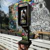 Miniature American Payphone Decoration 1/12 Scale Vintage Mini Graffiti Payphone Model Dollhouse Urban Street Phone Home Office Ornament