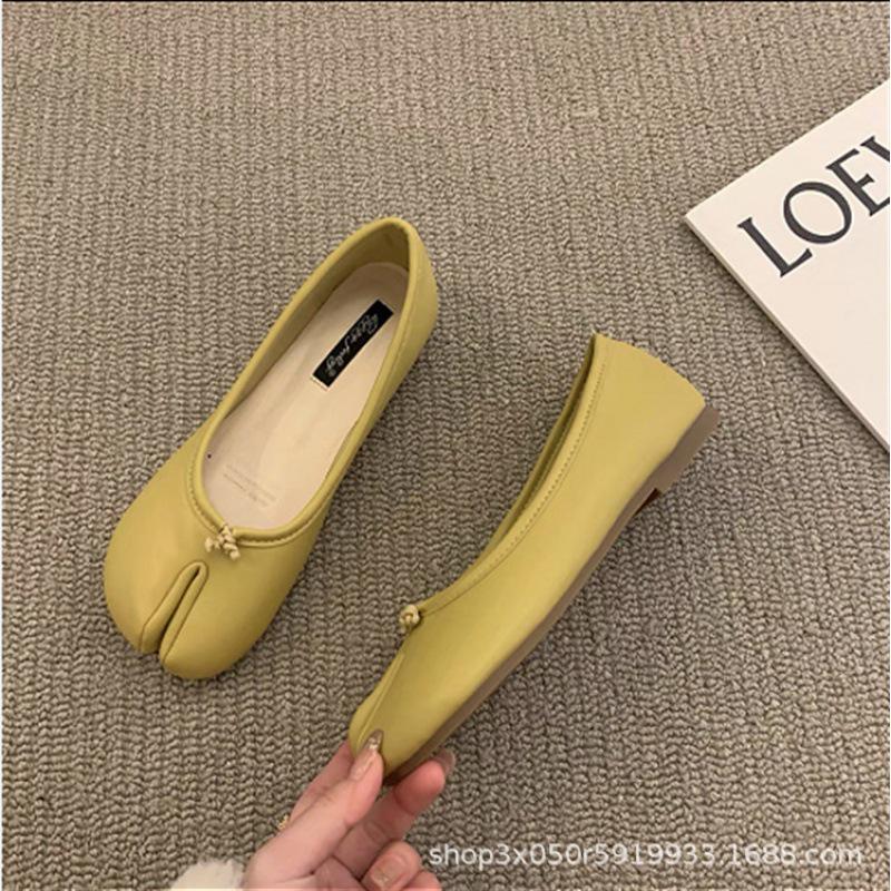 Женские туфли на плоской подошве с раздельным носком и копытом 2024 года на весну, лето и осень