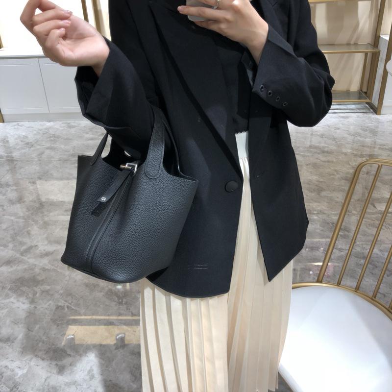 2024 Color-Matched Genuine Leather Bucket Bag, Lychee Grain Cowhide Handbag for Women