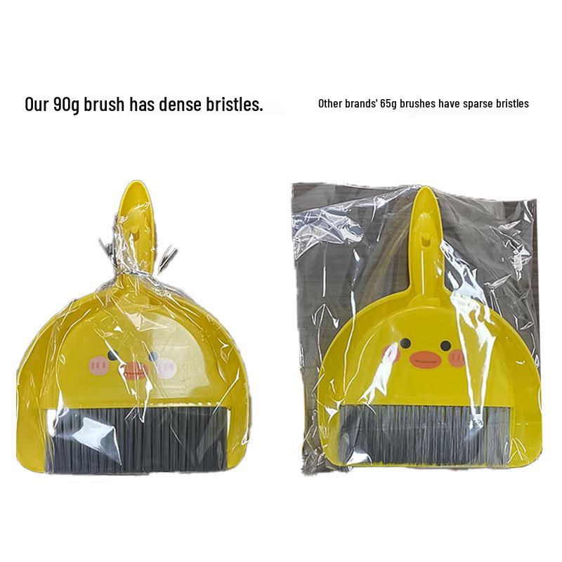 Мини-набор «Маленький желтый утенок» из мини-метлы и совка для детских столов