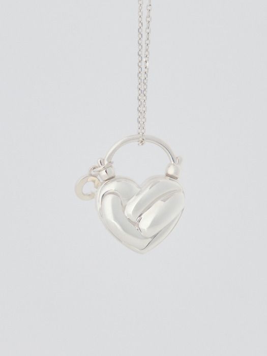 COLLECT SYNERGY heart knit locket pendant necklace