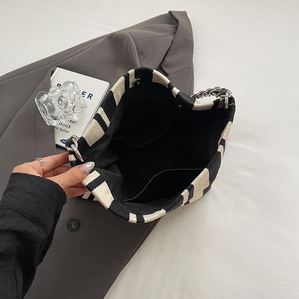 1 Piece Large Capacity Chain Bucket Bag Fashion Work Stripe Commuter Bag Shoulder Women's Bag