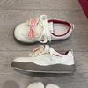 Повседневные дышащие спортивные туфли на толстой подошве женские новые весенние нишевые оригинальные с клубничным бантом немецкие тренировочные туфли